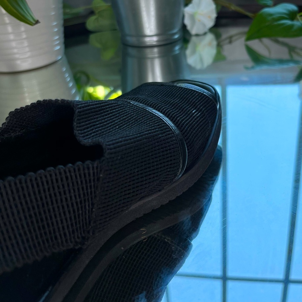Cole Haan Mesh Sandals Black Flats Size: 8.5 - Picture 7 of 9
